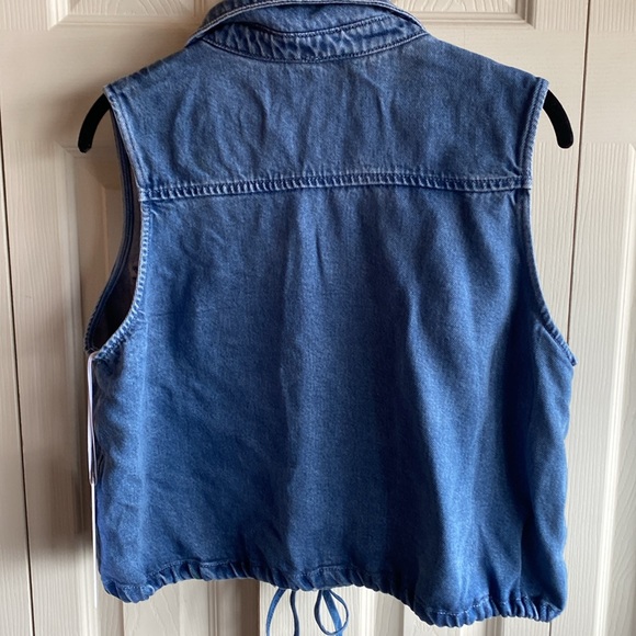 YFB NWT Hank Denim Tie Waist Sleeveless Breast Pockets Button Close Top large - Picture 4 of 13